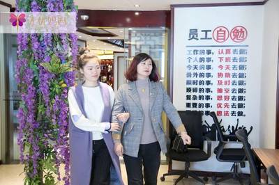 喜訊喜訊-鄭州市馬總加盟無憂媽媽產(chǎn)后恢復(fù)給當(dāng)?shù)貙殝寧砹烁Ｒ? />
</span>
<span id=